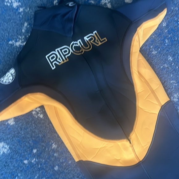 Spring suit Rip curl size 4 - Picture 2 of 2